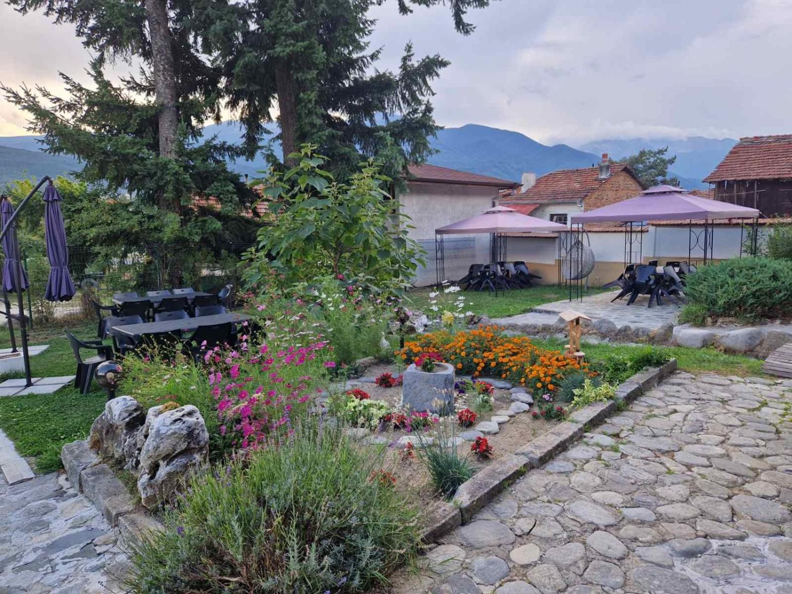 Семеен Хотел Света Марина Dobrinishte Exterior foto